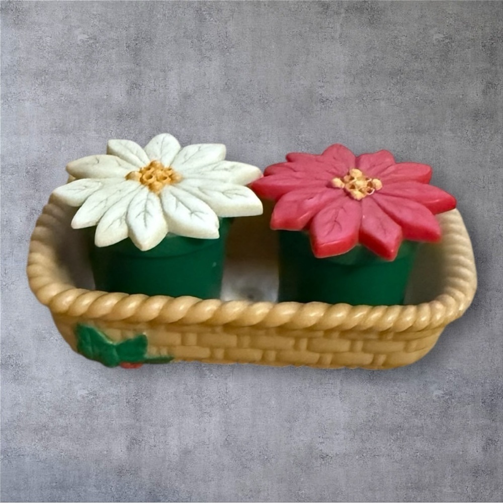 Vintage Avon Christmas Blossoms Salt & Pepper Shakers - Picture 3 of 8